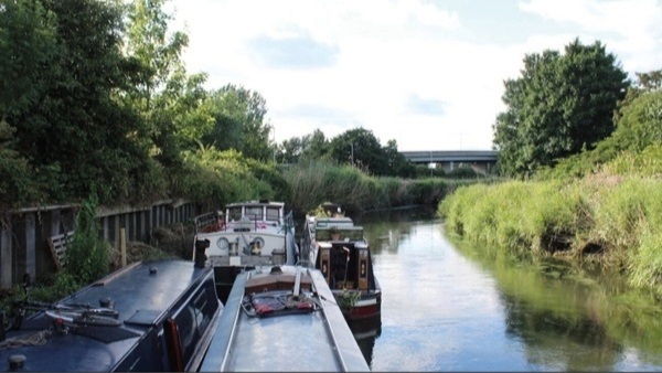 River roding boats